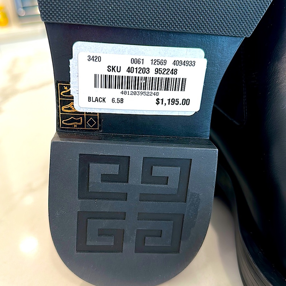 Givenchy Chelsea Boots - Picture 7 of 9